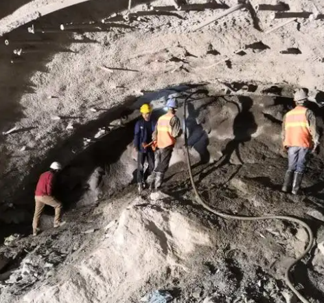 如皋拱顶带模注浆料的施工流程及注意事项